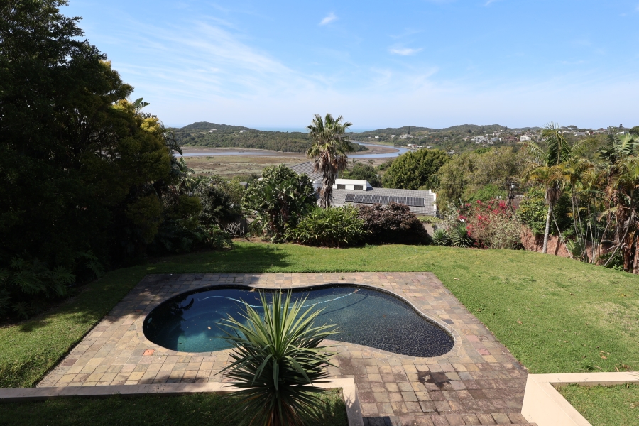 4 Bedroom Property for Sale in Beacon Bay Eastern Cape